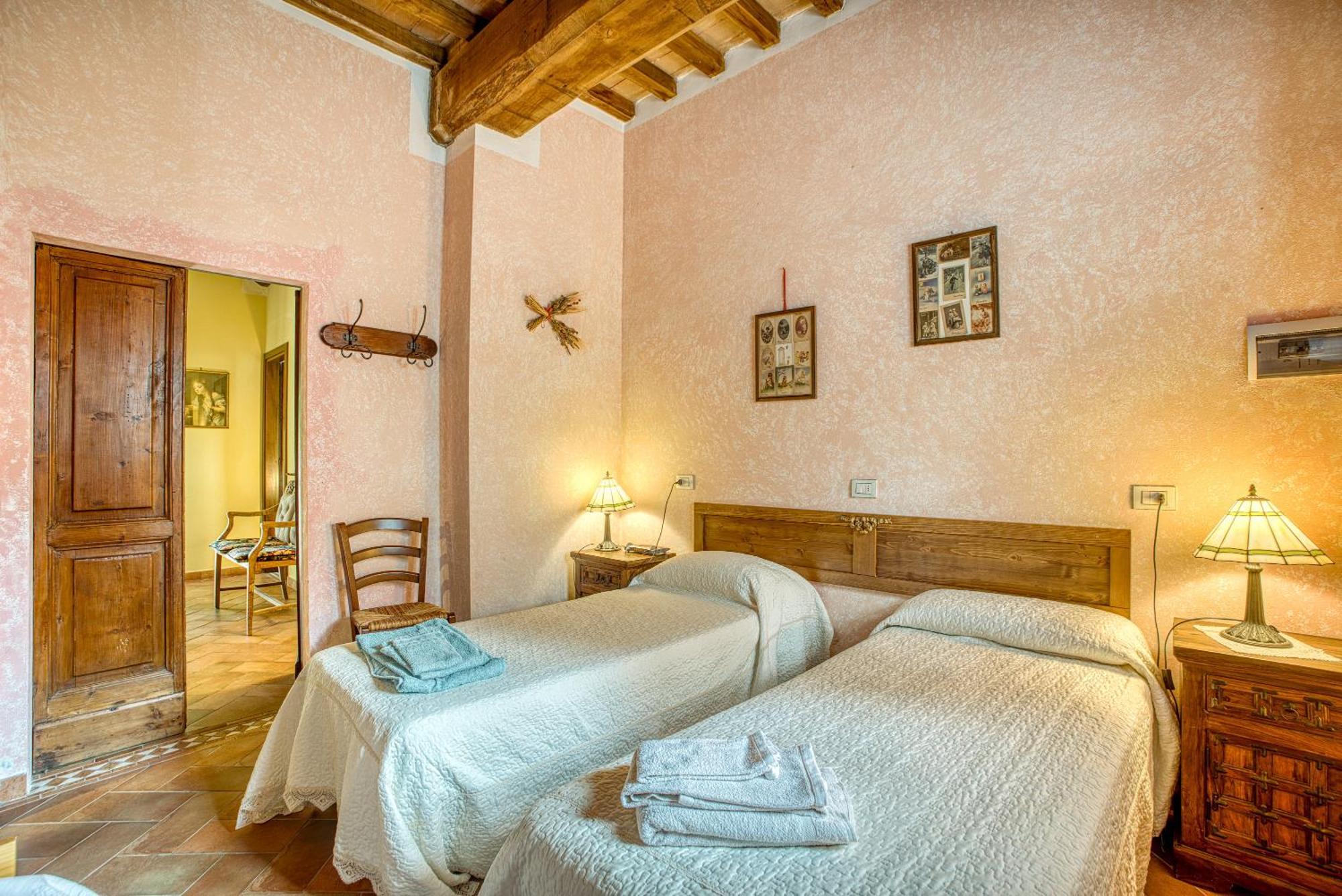 Agriturismo Bio Tra Cielo E Terra Frontignano Luaran gambar